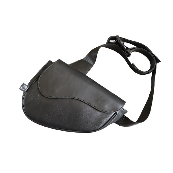 Vīriešu ikdienas soma ar metāla aizdari