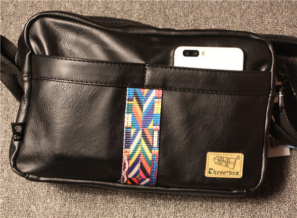 Meeste nahast kott värvilise paela ja pika sangaga