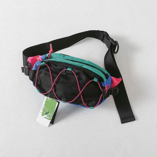 Värviline punk tüüpi tekstiilist kott