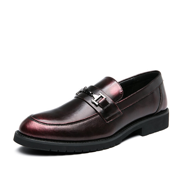 Metallelemendiga pidulikud meeste kingad