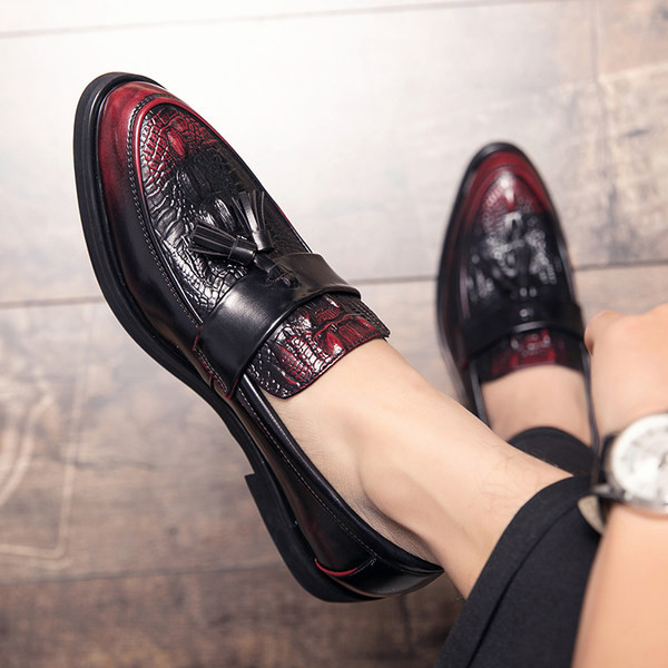 Jauns vīriešu apavu modelis no eko ādas ar pušķi divās krāsās