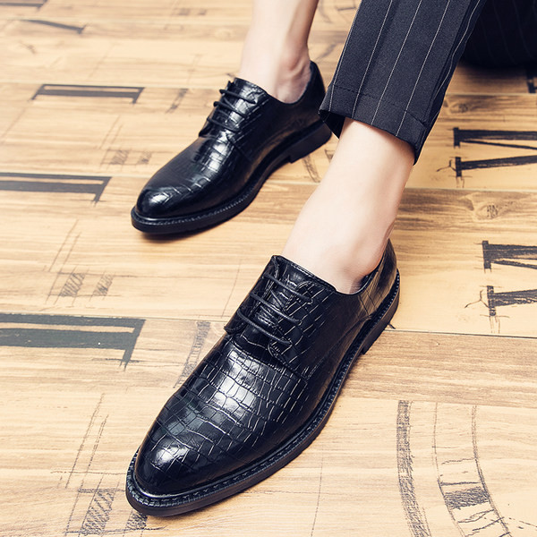 Öko-nahast meeste kingade teritatud mudel paeltega