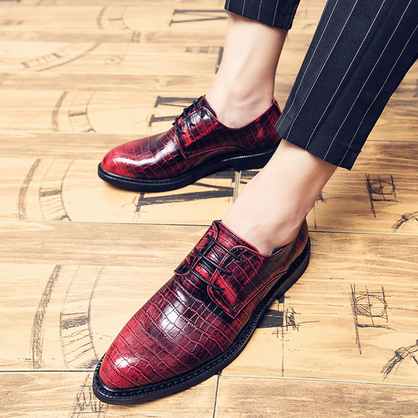 Öko-nahast meeste kingade teritatud mudel paeltega