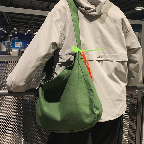 Suur tekstiilist õlakott meestele