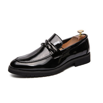 Нов модел официални мъжки лачени обувки в бял и черен цвят