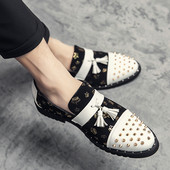 Uus mudel neetide ja tuttidega meeste kingad