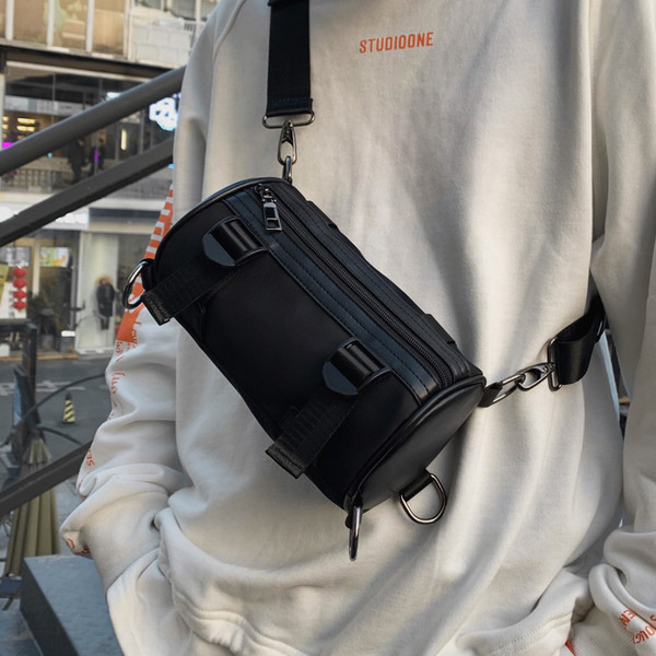 Neliels tekstila maisiņš ar plastmasas aizdarēm