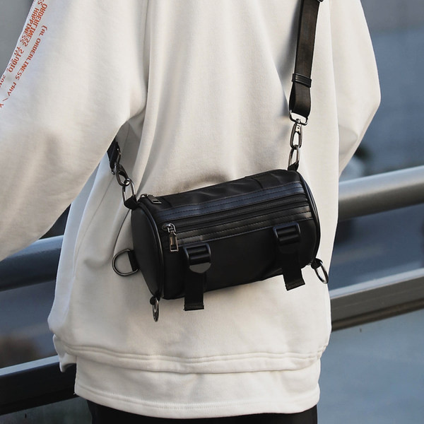 Neliels tekstila maisiņš ar plastmasas aizdarēm