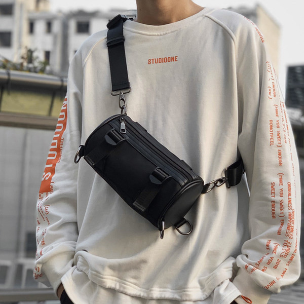 Neliels tekstila maisiņš ar plastmasas aizdarēm