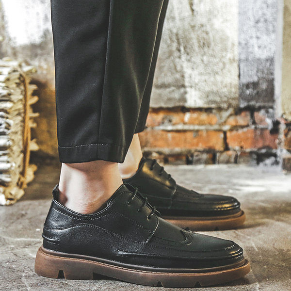 Stiilsed musta värvi paeltega ökonahast meeste kingad