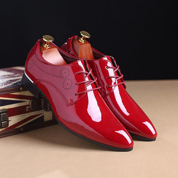 Ανδρικά παπούτσια από λουστρίνι με μοντέλο με κορδόνια