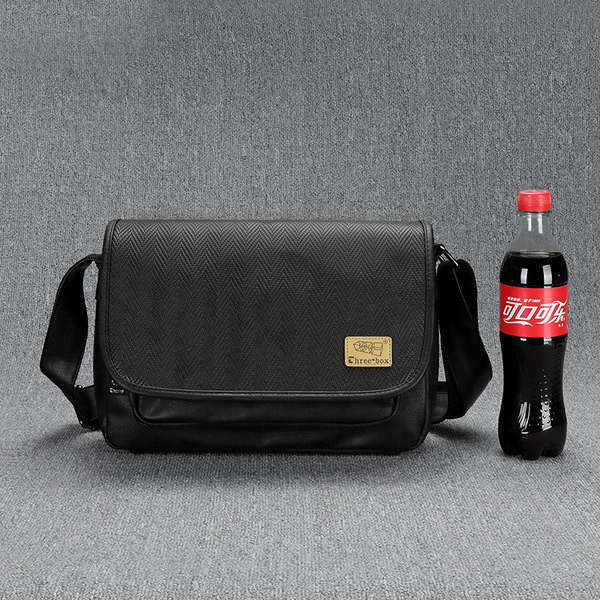 Vīriešu ikdienas soma ar emblēmu un eko ādu