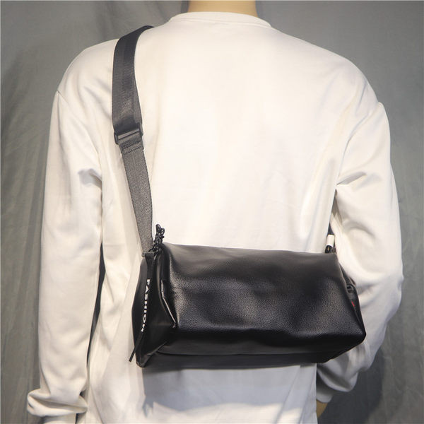 Jauna modeļa vīriešu ādas plecu soma