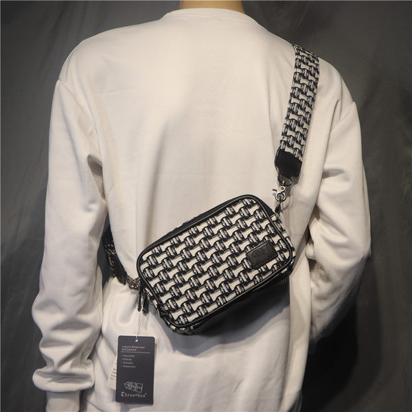 Uus mudel meeste embleemiga õlakott