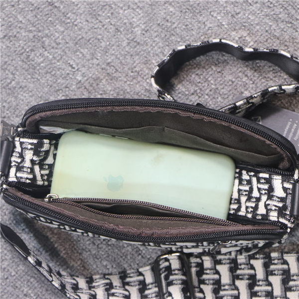 Uus mudel meeste embleemiga õlakott