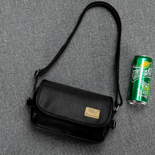 Vīriešu ikdienas soma no eko ādas ar metāla aizdari