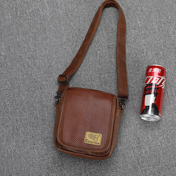 Vīriešu plecu sporta soma ar emblēmu