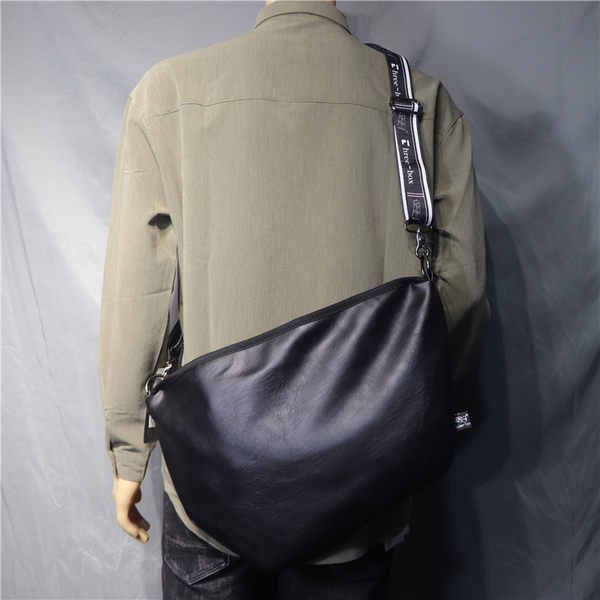 Jauna modeļa vīriešu soma no mākslīgās ādas pār plecu