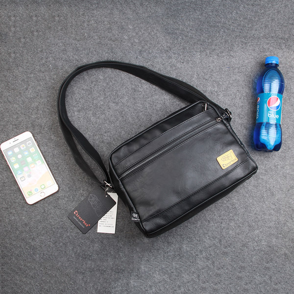 Vīriešu kvadrātveida soma ar emblēmu un rāvējslēdzējiem