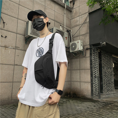 Alkalmi férfi táskatiszta modell