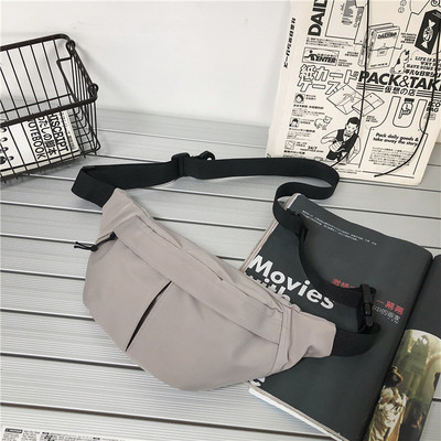 Alkalmi férfi táskatiszta modell