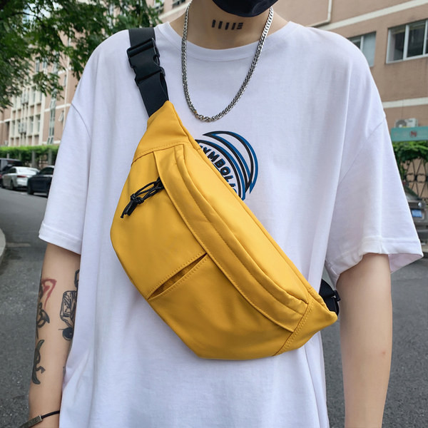 Alkalmi férfi táskatiszta modell