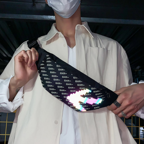 Vīriešu plecu soma ar uzrakstiem