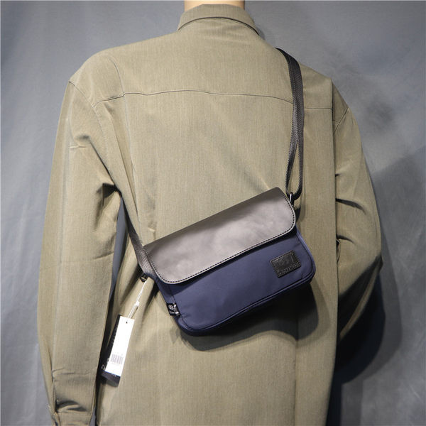 Jauna modeļa vīriešu plecu soma melnā un zilā krāsā