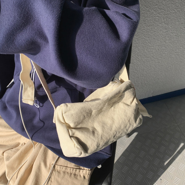 Ikdienas vīriešu somas tīrības modelis