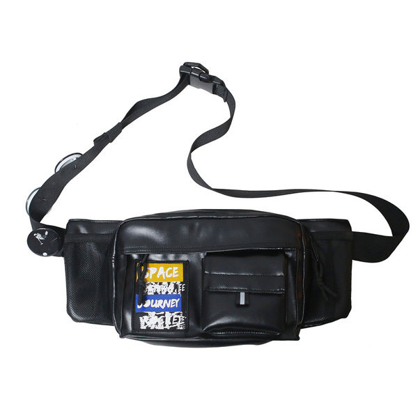 Vīriešu soma ar kabatām un uzrakstiem