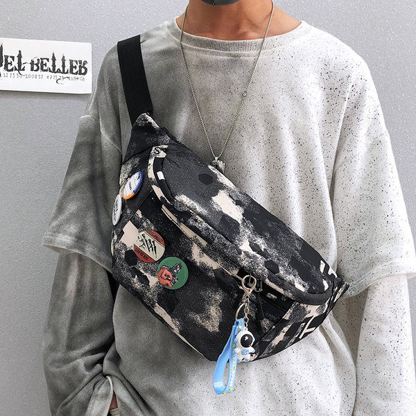 Vīriešu plecu panks ar nozīmītēm