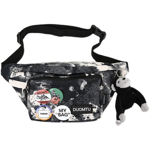 Vīriešu plecu panks ar nozīmītēm