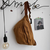 Férfi alkalmi táskatiszta modell