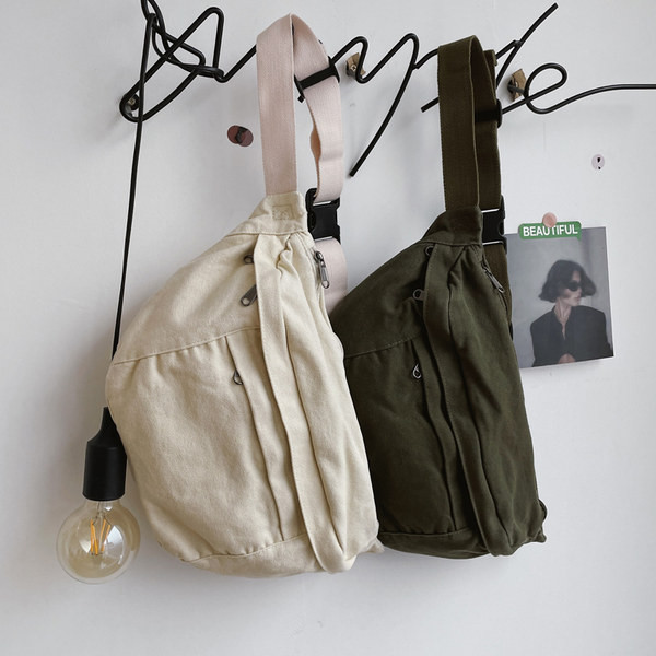 Férfi alkalmi táskatiszta modell