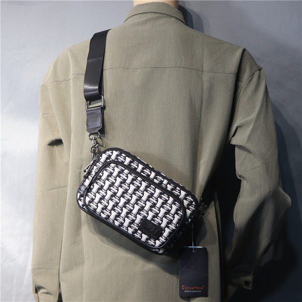 Ikdienas vīriešu soma ar priekšējo plecu kabatu