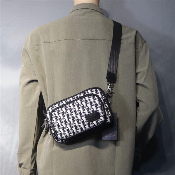 Ikdienas vīriešu soma ar priekšējo plecu kabatu