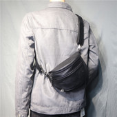 Moderna vīriešu soma ar vairākiem nodalījumiem