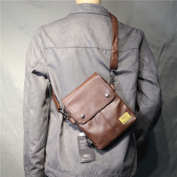 Alkalmi férfi műbőr táska emblémával