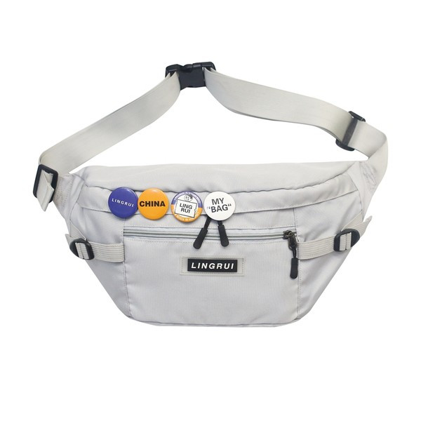 Meeste punkkott kirja ja rinnamärkidega