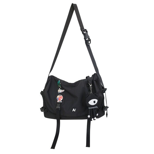 Suur tekstiilist õlakott plastikkinnitustega