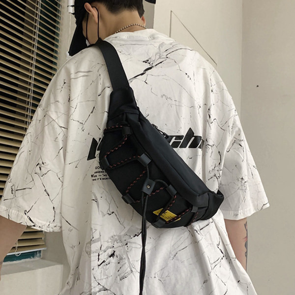 Igapäevane kott lipsude ja embleemiga