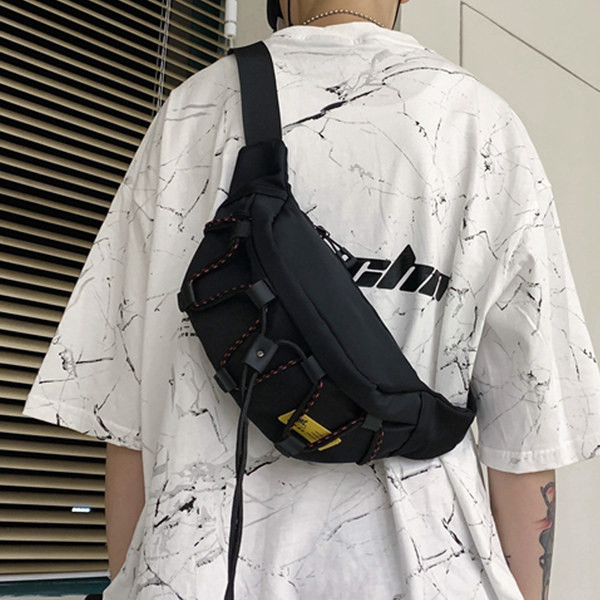 Igapäevane kott lipsude ja embleemiga