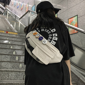 Мъжка ежедневна чанта с катарама и значки 