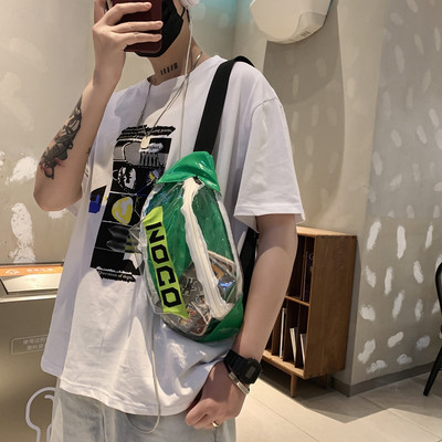 Caurspīdīga vīriešu soma ar rāvējslēdzēju un uzrakstu