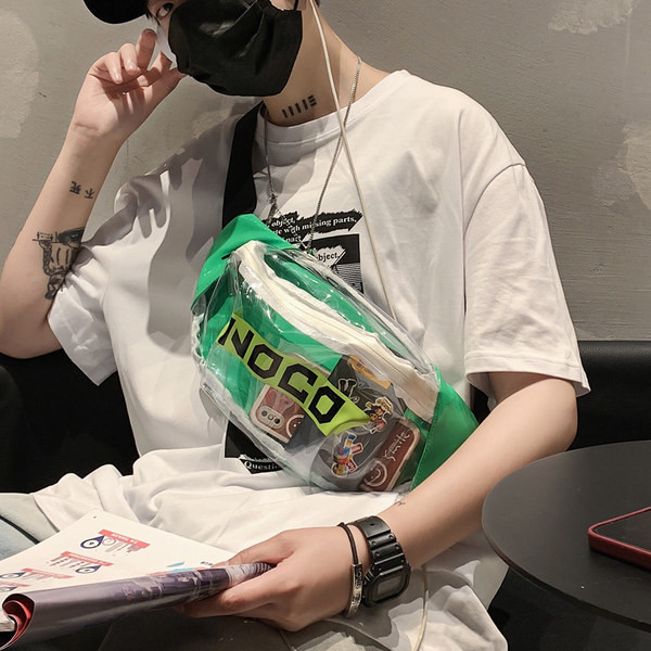 Caurspīdīga vīriešu soma ar rāvējslēdzēju un uzrakstu