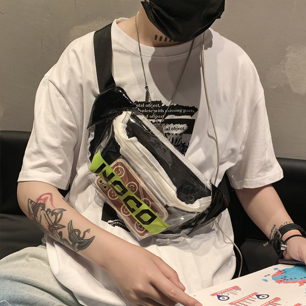 Caurspīdīga vīriešu soma ar rāvējslēdzēju un uzrakstu