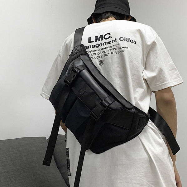 Suur plastikkinnitustega tekstiilist kott