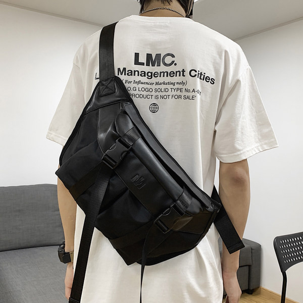 Suur plastikkinnitustega tekstiilist kott