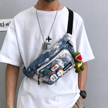Мъжка чанта с регулируема дръжка и значки