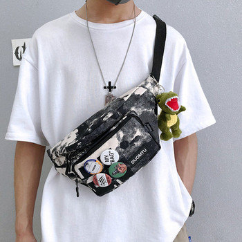 Мъжка чанта с регулируема дръжка и значки